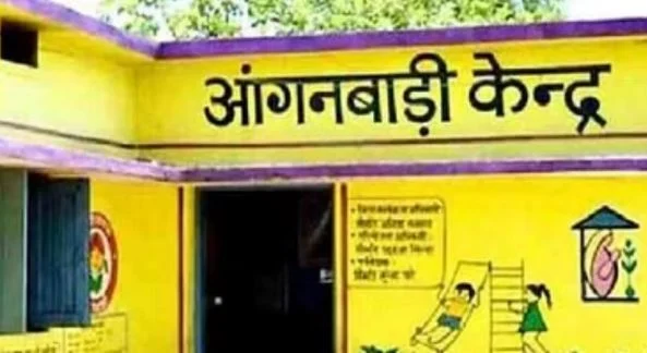 देहरादून: आंगनबाड़ी केंद्र डाकरा का मामला, महालक्ष्मी किट में मिली एक्सपायरी खाद्य सामग्री, विभाग सख्त