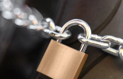 रुद्रपुर: धामी सरकार के खिलाफ बिगड़े बोल पड़े महंगे, मौलाना मुफ्ती मुजीब के मदरसे पर लगा ताला