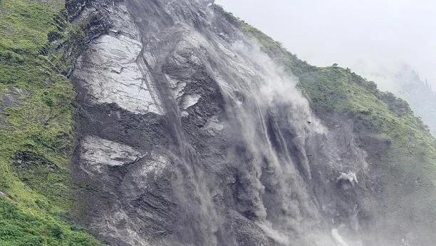 नेपाल की चमेलिया नदी में भूस्खलन से कृत्रिम झील: भारत में मच सकती है तबाही, काली नदी के रास्ते पानी का खतरा