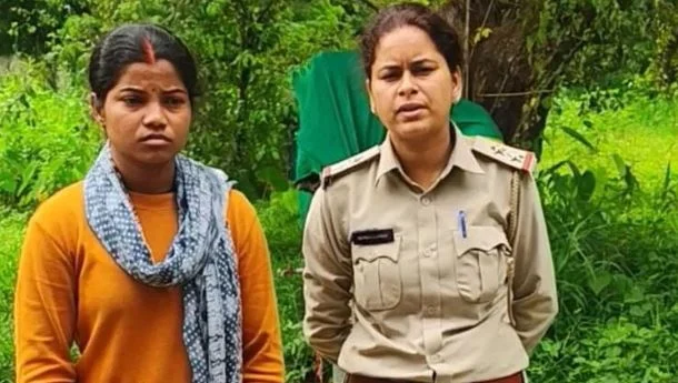 छत्तीसगढ़- शिकायतकर्ता ही निकली शराब तस्कर, पुलिस पर अवैध वसूली का आरोप लगाने वाली पिंकी मदिरा के साथ गिरफ्तार