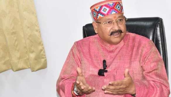 उत्तराखंड: हिमालय की तीन चोटियों को फतह करेंगे 36 युवा पर्वतारोही, पर्यटन मंत्री ने हरी झंडी दिखाकर किया रवाना
