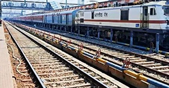 ध्यान दें: चार ट्रेन चलेंगे देरी से, ये एक्सप्रेस 60 मिनट लेट, यहां देखें…