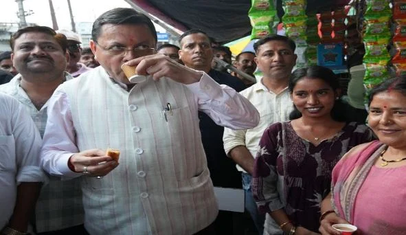 खटीमा: सीएम धामी ने मेलाघाट रोड में ली चाय की चुस्कियां, कहा- लोकल फॉर वोकल हमारी सामूहिक जिम्मेदारी