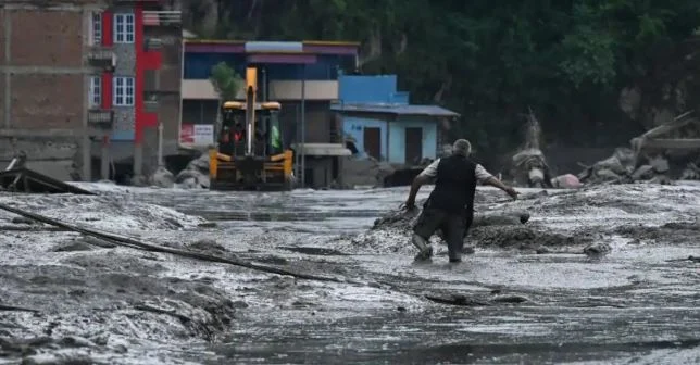 नेपाल त्रासदी में 1200 से ज्यादा मौतें, राहत और बचाव अभियान युद्धस्तर पर जारी।