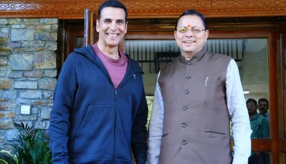 उत्तराखंड: सीएम धामी से मिले अभिनेता अक्षय कुमार, फिल्म नीति को लेकर हुई चर्चा