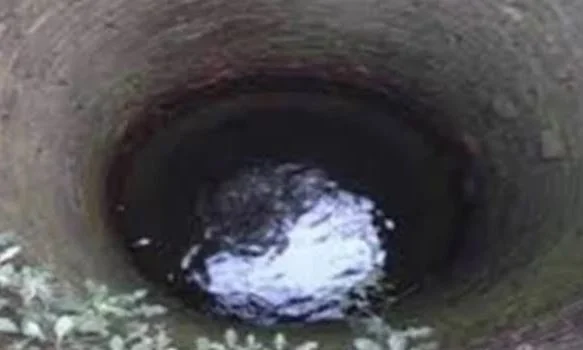 UP- ललितपुर में घरेलू कलह में दो बच्चों के साथ कुएं में कूदी महिला, मां-बेटे की मौत, बच्ची की तलाश जारी