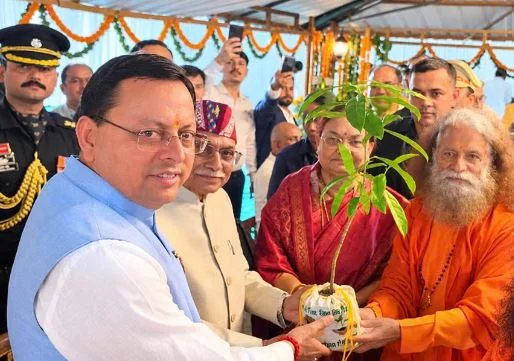 ऋषिकेश: स्वामी चिदानंद सरस्वती ने नवनियुक्त राज्यपाल को दी बधाई, कहा-अनुभवों का लाभ प्रदेश को मिलेगा
