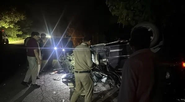 हादसा: नैनीताल जा रहे दंपति की कार और डंपर की भिड़ंत…पति की मौत, पत्नी घायल, बास्केटबॉल खिलाड़ी था मृतक