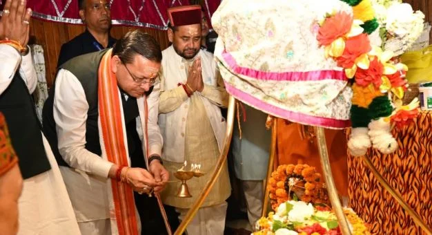उत्तरकाशी दौरे पर CM धामी: विश्वनाथ-शक्ति मंदिर कॉरिडोर की घोषणा, भटवाड़ी में केंद्रीय विद्यालय का प्रस्ताव
