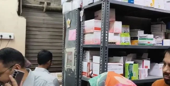 हल्द्वानी: अवैध क्लीनिकों पर प्रशासन का एक्शन, बनभूलपुरा की तीन क्लीनिक सील, दस्तावेज नहीं दिखा पाए संचालक