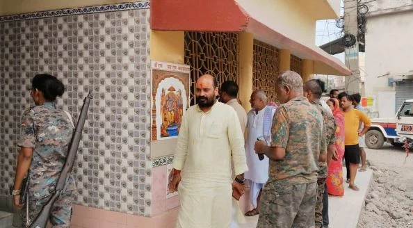 बिहार : मंदिर का दरवाजा तोड़ा गया तो अंदर दिखा पुजारी का शव, मौत के कारण की जांच करेगी फॉरेंसिक टीम