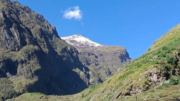 उत्तराखंड: प्रदेश में आज बदलेगा मौसम, 9 जिलों में बारिश, पहाड़ से मैदान तक बढ़ेगी ठंड, बर्फबारी के भी आसार
