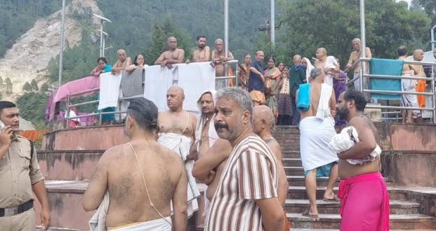 चमोली: नंदप्रयाग संगम पर अलकनंदा में बहा श्रद्धालु, पिंडदान के बाद जल लेते वक्त हुआ हादसा