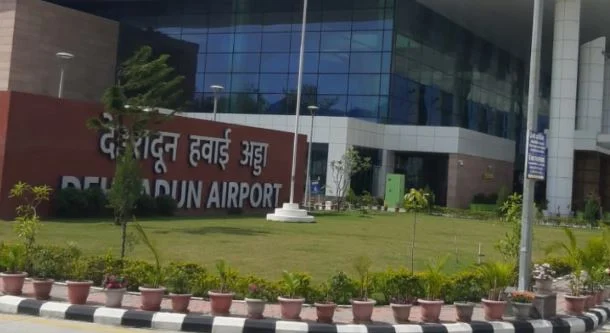 देहरादून / जौलीग्रांट: बदरीनाथ-केदारनाथ की हेलिकॉप्टर सेवा पर लगा ब्रेक, तकनीकी खराबी के चलते उड़ानें नहीं हो सकीं शुरू