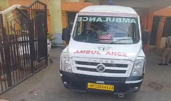बुलंदशहर में भीषण सड़क हादसा: दिल्ली-बदायूं हाईवे पर ईको पेड़ से टकराई, 5 लोगों की मौत, तीन घायल