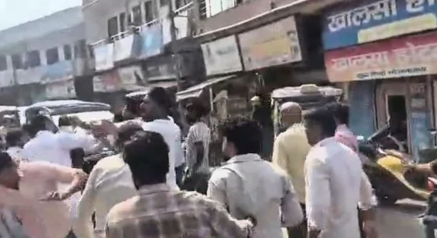 हरिद्वार: ‘वोट बचाओ, देश बचाओ’ यात्रा में भिड़े कांग्रेसी नेता, सड़क पर चले लात-घूंसे