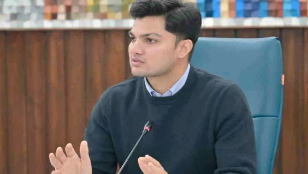 उत्तराखंड: बदरीनाथ में हेलीकॉप्टर हादसा, यूकाडा ने ट्रांस भारत एविएशन के सभी हेलीकॉप्टरों की उड़ान पर लगाई रोक