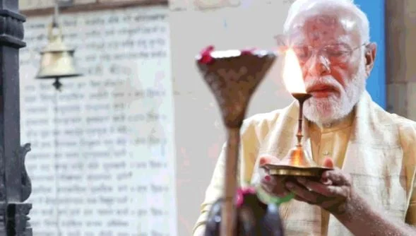 PM मोदी ने दिल्ली के विनायक मंदिर में की पूजा-अर्चना,सरकार प्रमुख के रूप में 25 वर्ष पूरे, तमाम नेताओं ने दी बधाई