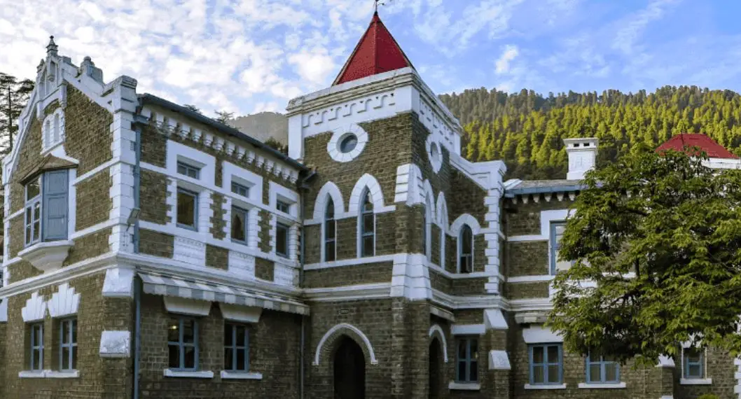 उत्तराखंड: HC का फैसला, गंगा घाटों पर स्नान करने वालों की सुरक्षा को लेकर डीएम लेंगे निर्णय