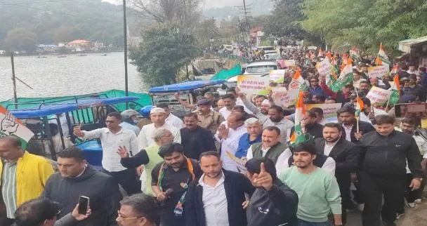 वोट बचाओ-देश बचाओ अभियान: नैनीताल में कांग्रेस और इंडिया गठबंधन का विरोध मार्च, केंद्र सरकार के खिलाफ नारेबाजी