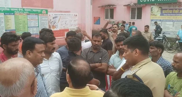 सहारनपुर- भीषण सड़क हादसा: मेरठ के श्रद्धालुओं की पदयात्रा पर कहर, कैंटर की टक्कर से चार की मौत, 15 घायल