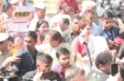 आज के अहम घटनाक्रम इंडिया गठबंधन का प्रदर्शन- राहुल-प्रियंका समेत कई नेता शामिल