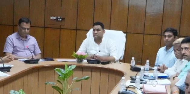 उत्तराखंड: नगर निकायों में अब क्लर्क और सफाई सुपरवाइजर नहीं बनेंगे ईओ, नई नीति तैयार, मंजूरी का इंतजार