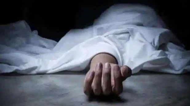 गाजियाबाद: खाली प्लॉट में शव मिलने से सनसनी, पानी में कचरे से दबा था सिर और आ रही थी दुर्गंध