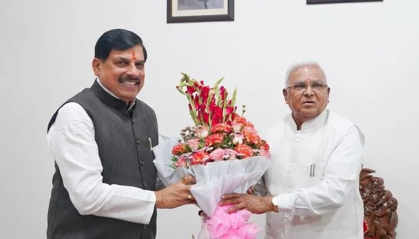 मध्यप्रदेश स्थापना दिवस और बिरसा मुंडा जयंती पर होंगे बड़े आयोजन, राज्यपाल से मिले CM