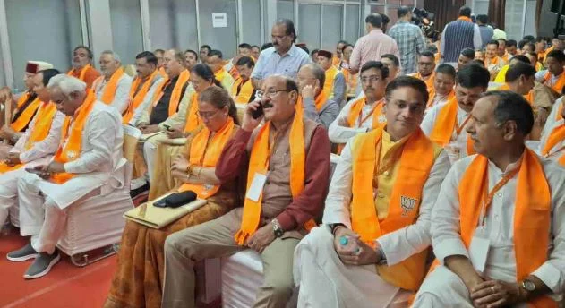 देहरादून: BJP की संगठनात्मक बैठक में जुटे मंत्री और पदाधिकारी, राम माधव, बांसुरी स्वराज करेंगी संबोधित