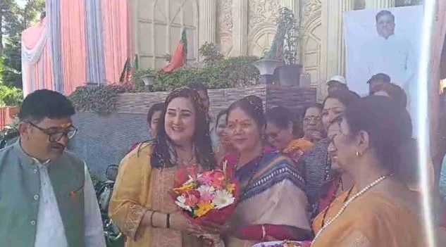 श्रीनगर: BJP प्रदेश सह-प्रभारी बांसुरी स्वराज का स्वागत, जिला स्तरीय संगठनात्मक बैठक में होंगीं शामिल