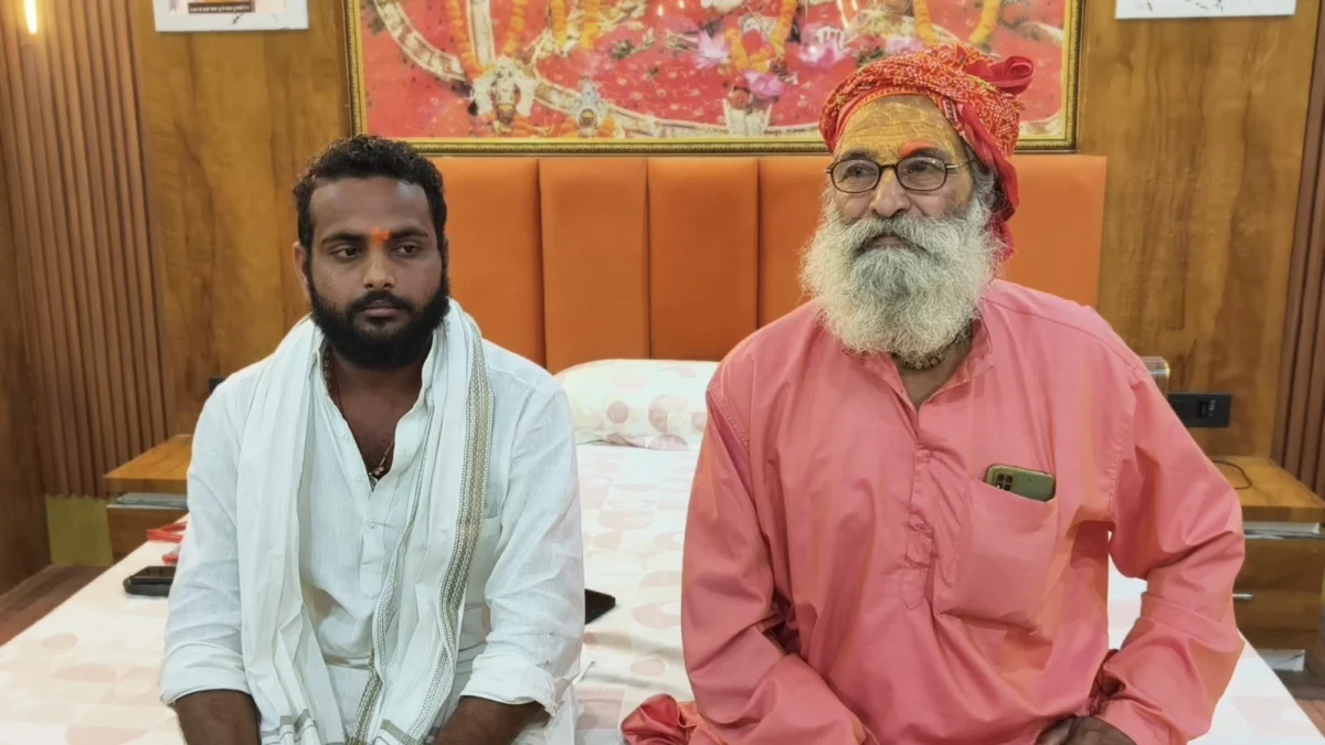 अयोध्या- हनुमानगढ़ी में तंत्र-मंत्र के नाम पर ठगी के आरोपों पर विवेकानंद दास की सफाई, बोले—‘ निष्पक्ष जांच हो’ आरोपी हूं तो कार्रवाई हो’