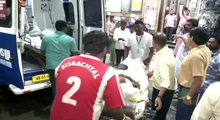 कोलकाता भगदड़ में 19 की मौत, बऊबाजार के कई इलाकों में धारा 163 लागू,91 साल पुराना है चोरबागान पूजा पंडाल